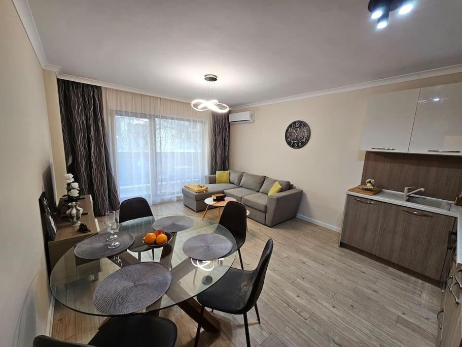 Serenity In The Heart Of Varna With Parking المظهر الخارجي الصورة